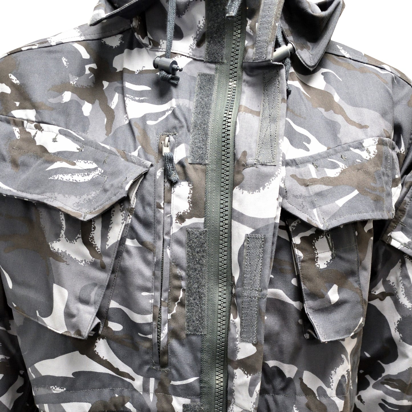Detailed shot of zip and collar area on British Army Windproof Combat Smock Blue Camo.
