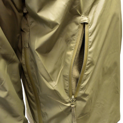 Close-up of zip pocket on British Army Lightweight Thermal Smock PCS Olive.