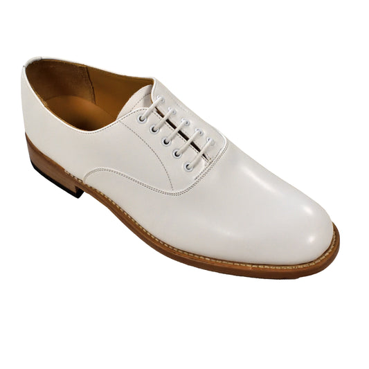 Front view of John Land Men's Tropical Shoes in white with canvas shoe bag included.